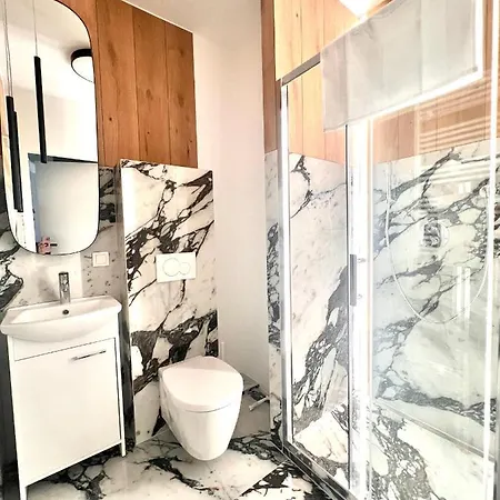 Gold Sleep Nowy Z Jacuzzi Na Wylacznosc Lägenhet *